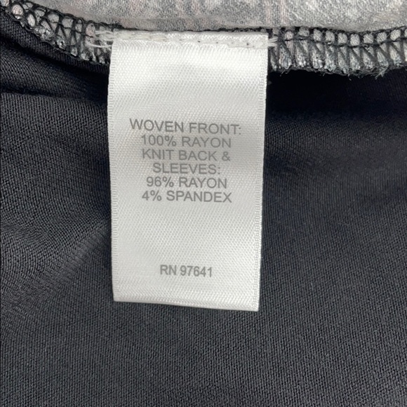 J. Jill Damask Print Rayon Long-Sleeve Top - Size Medium - Picture 8 of 9